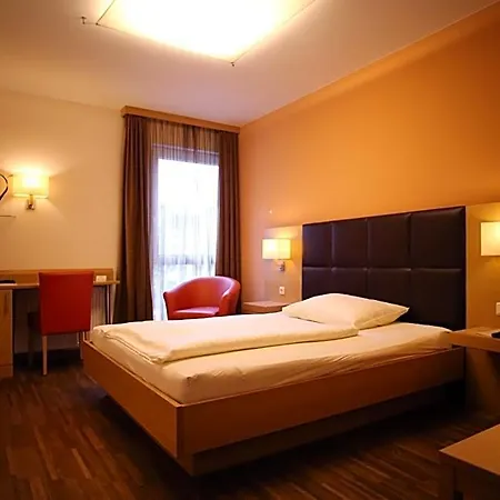 & Restaurant Graf Hotel 3*
