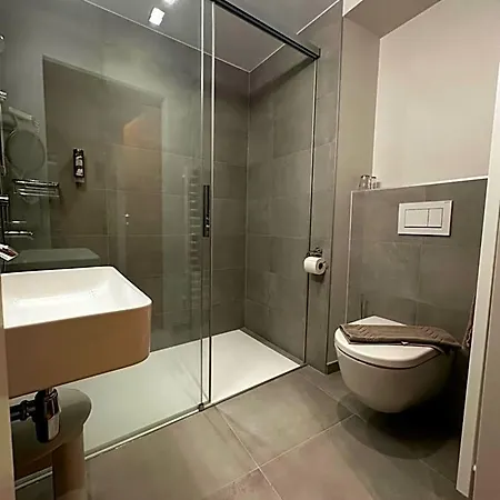 & Restaurant Graf Hotel 3*